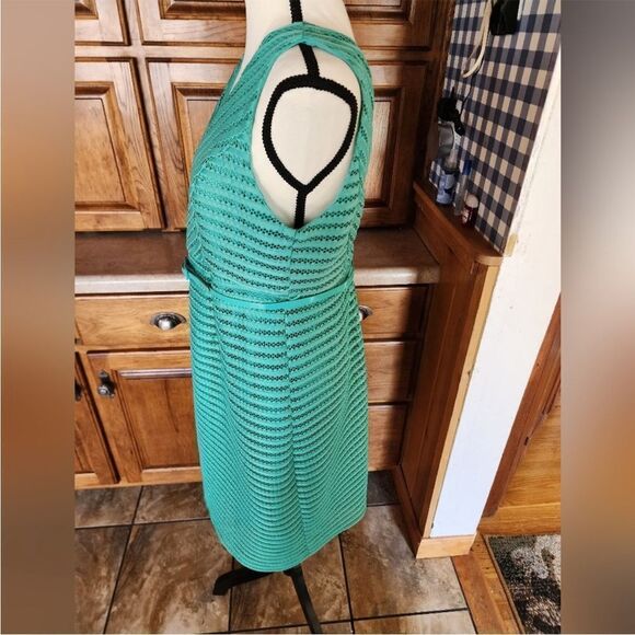 Motherhood Maternity Green Eyelet Belted A-line Dress Size - Picture 4 of 7